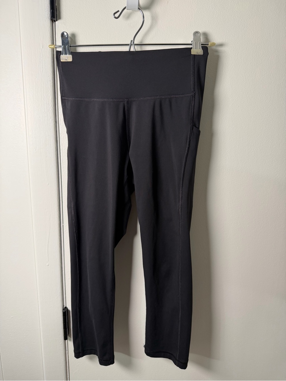 tek gear Black Capri Athletic Leggings